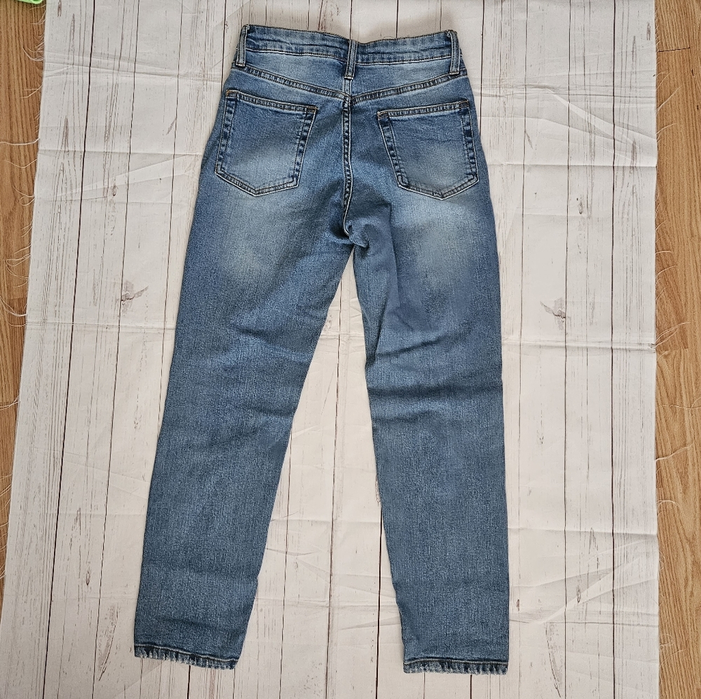 HIGH RISE MOM JEANS - Picture 3 of 8